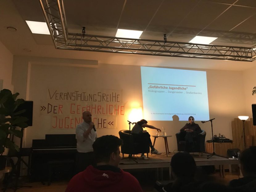 8C381702-D875-4DF8-88A6-79BFE9F5F859